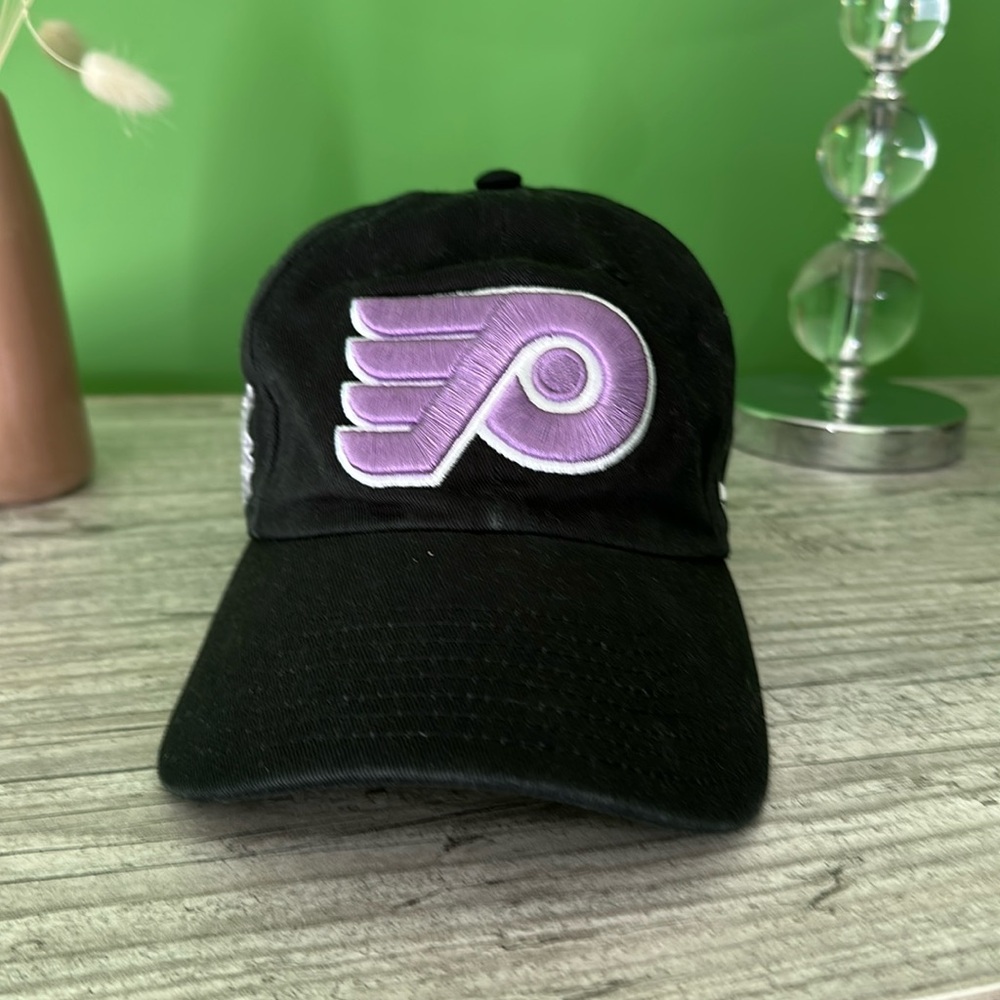 SALE🏒FLYERS "fights cancer" hat